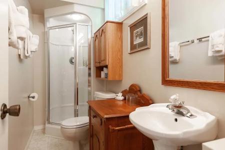 Stone Maiden Inn - 74