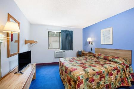 Super 8 by Wyndham - 33