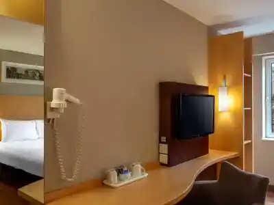 ibis Belfast Queens Quarter - 3