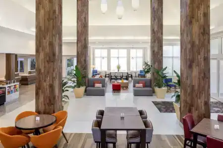 Hilton Garden Inn Miami Airport West - 14