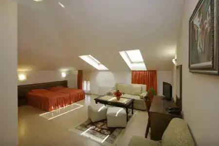 Alafrangite - 2