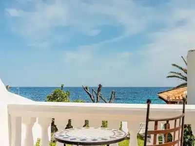 The Sea Club - 102
