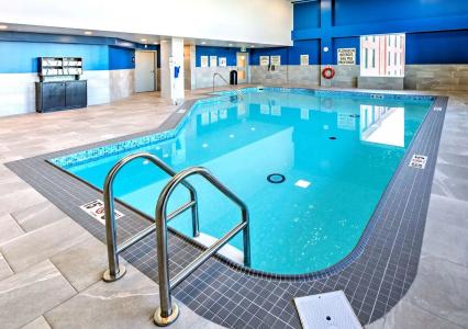 Hampton by Hilton - 13