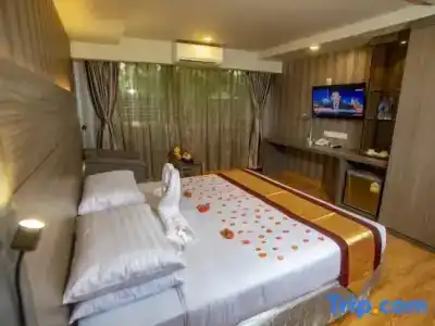 Grand United - Ahlone Branch - 125