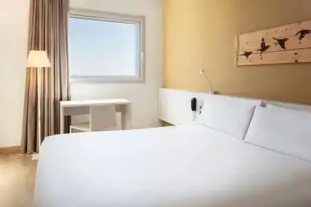 B&B Barcelona Viladecans - 24