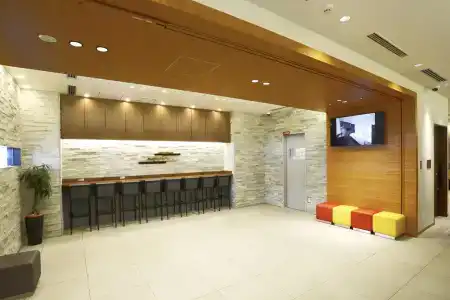 Red Roof Inn & Suites Osaka Namba Nipponbashi - 2