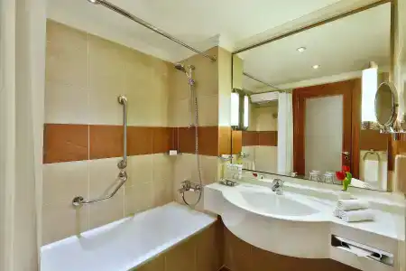 Crowne Plaza Amman, an IHG - 8
