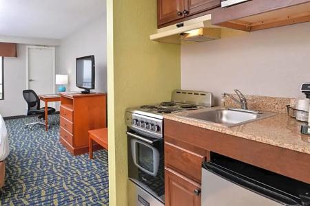 Best Western Plus Holiday Sands Inn & Suites - 64