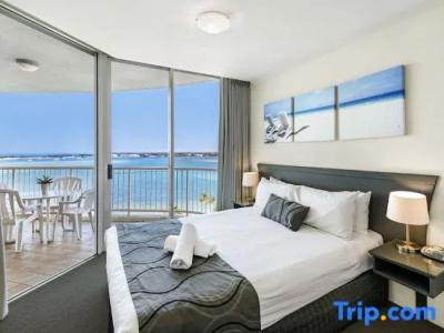 Crystal Bay On The Broadwater - 327