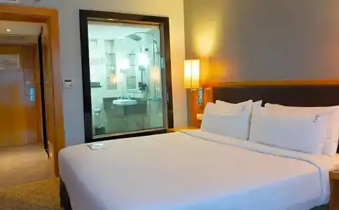 Holiday Inn, An Ihg - 53