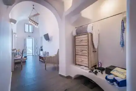 Angel Luxury Suites - 124