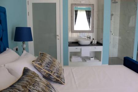 100 Boutique Living - 50