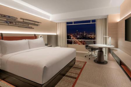 DoubleTree by Hilton Bangkok Ploenchit - 5