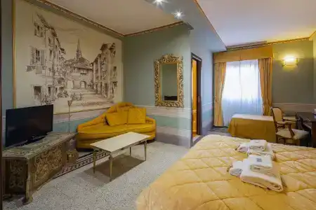 I Portici Boutique - 20