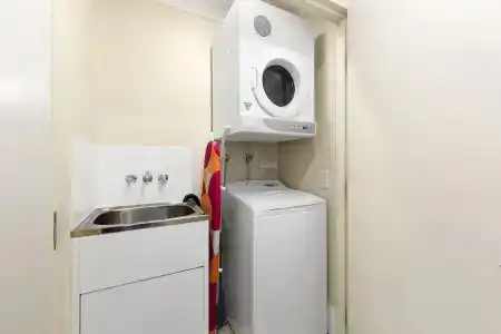 Macquarie Waters Boutique Apartment - 64