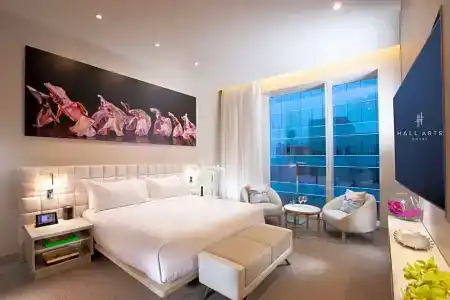 Hall Arts, Dallas, Curio Collection By Hilton - 90
