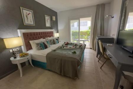 Tiana Beach Resort - 35