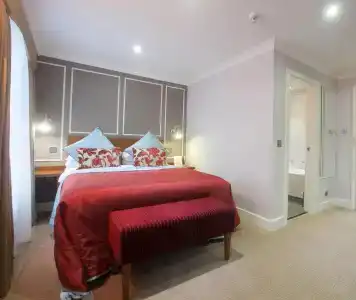London Chigwell Prince Regent, BW Signature Collection - 49