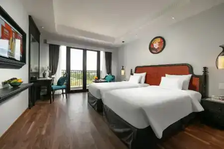Shining Riverside & Spa - 72