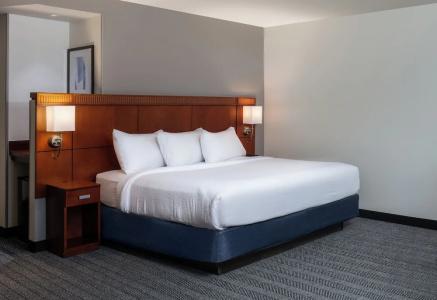 Courtyard by Marriott at Old Town - 51
