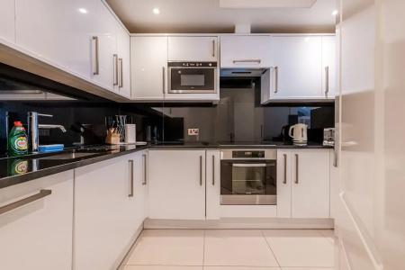 Queensgate Court - 212