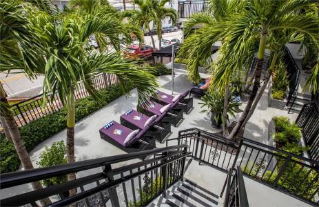 Beachside All Suites - 18