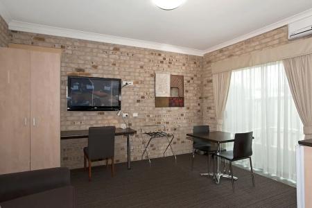 Highlander Motor Inn - 16