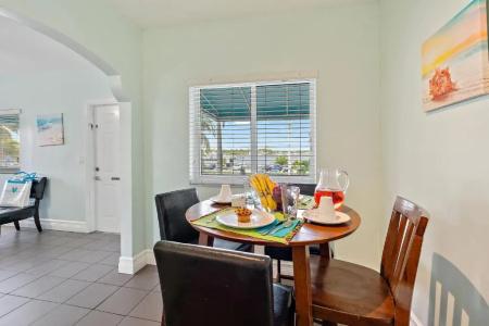Hollywood Beachside Boutique Suite - 35