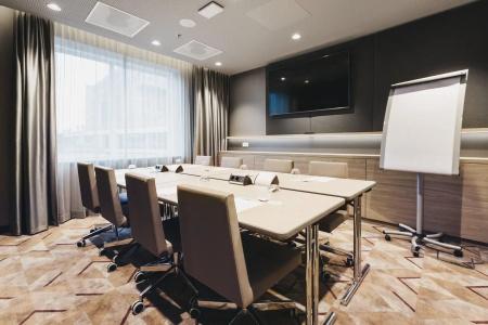 Holiday Inn - Eindhoven Airport - 12