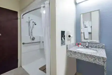 Microtel Inn & Suites - - 9