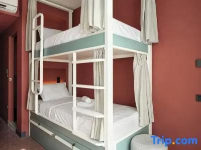 Zeus is Loose Hostel - 69