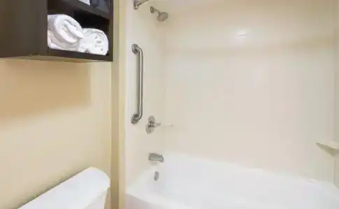 Staybridge Suites Savannah Historic District, an IHG - 7