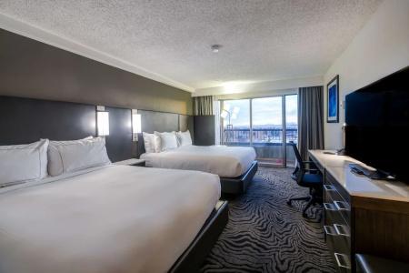 DoubleTree by Hilton North - 57