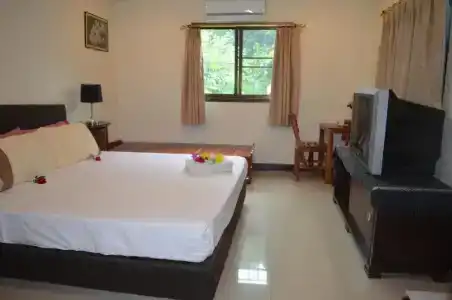 Home Stay Stc Bed And Breakfast - 41
