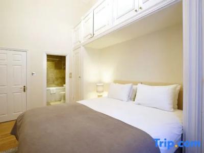 Queensgate Court - 96