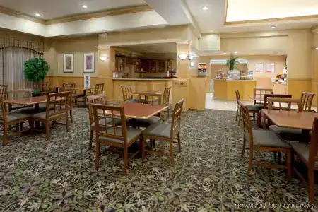 Staybridge Suites Laredo, An Ihg - 10