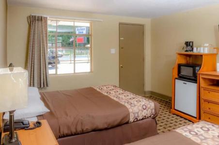 Relax Inn - - 27