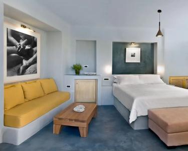 Voreina Gallery Suites - 19