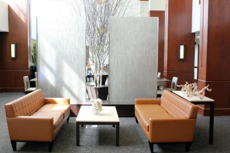 DoubleTree by Hilton Boston Bayside - 1