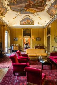 Palazzo Arone dei Baroni di Valentino - 1