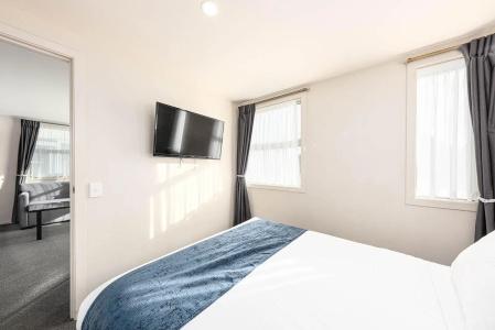 315 Riccarton - 75