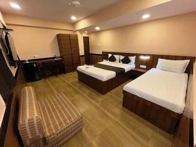 Lucky Bandra - 19