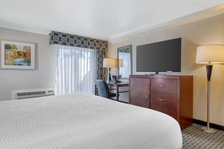 Best Western Plus Marina Shores - 46
