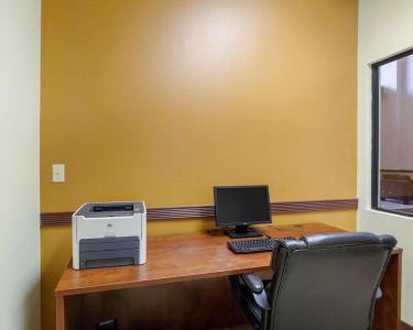 Comfort Suites Bush Intercontinental Airport - 2