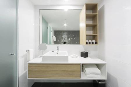 Avenue - 8