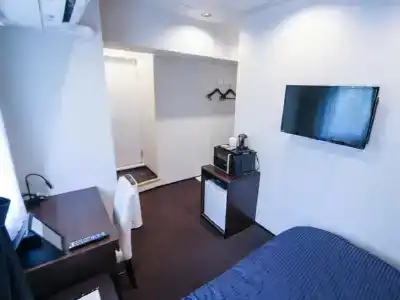 Livemax kannai ekimae - 8