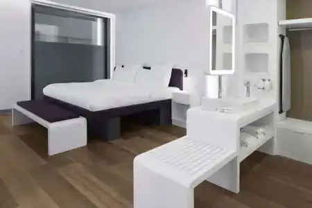 Yotel Airport, City Entrance - 8