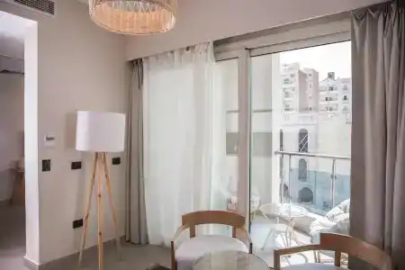 Redcon Suites - 320
