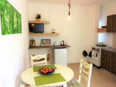 Dimitra - 20