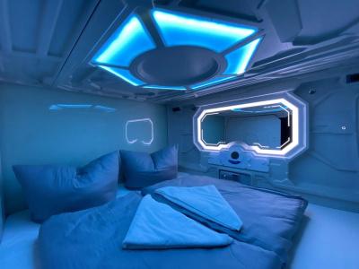Space Night Capsule Hostel - 2